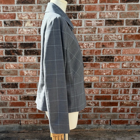 H Hilfiger grey plaid 98% wool blazer w/satin lining / 12 / Excellent condition - Picture 6 of 14